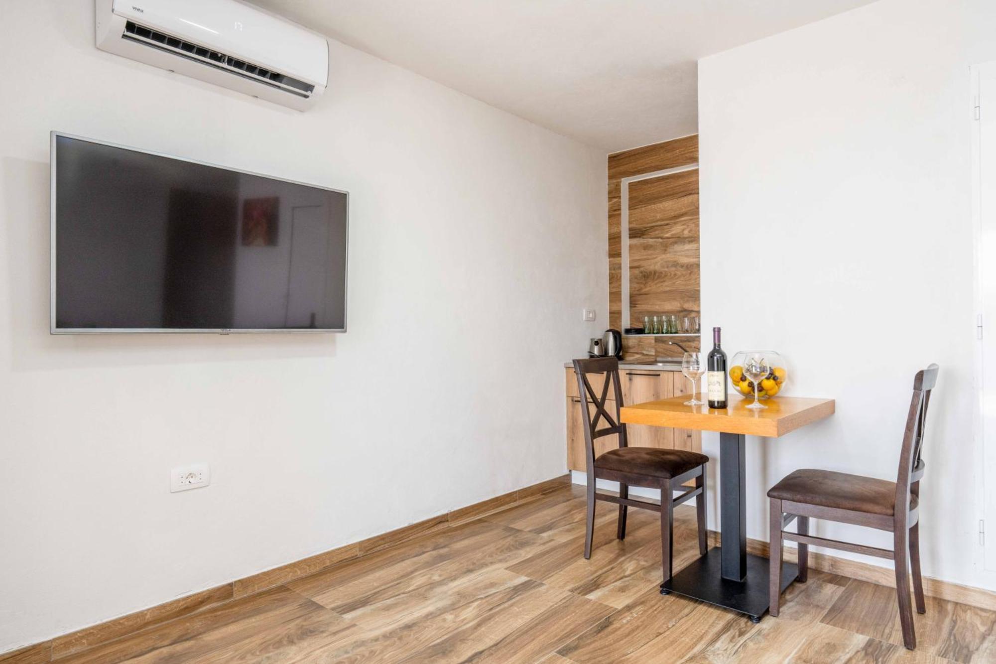 Sumice Inn Petrovac Exterior photo